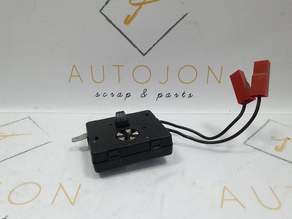 Amplificator antena JAGUAR XF CC9_, X250 2008 - 2015 3.0 D 306DT, AJV6D 8X2318K891AA