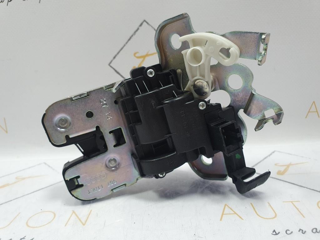 Broasca portbagaj  AUDI A6 IV Avant 4G5, C7, 4GD 2011 - 2018 3.0 TDI CTCC, CZVB  8R0827505