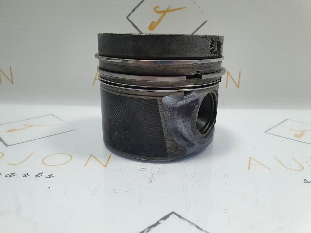 Piston 2/3 SKODA SUPERB 3U4 2001 - 2008 1.9 TDI BSV 038107065EM