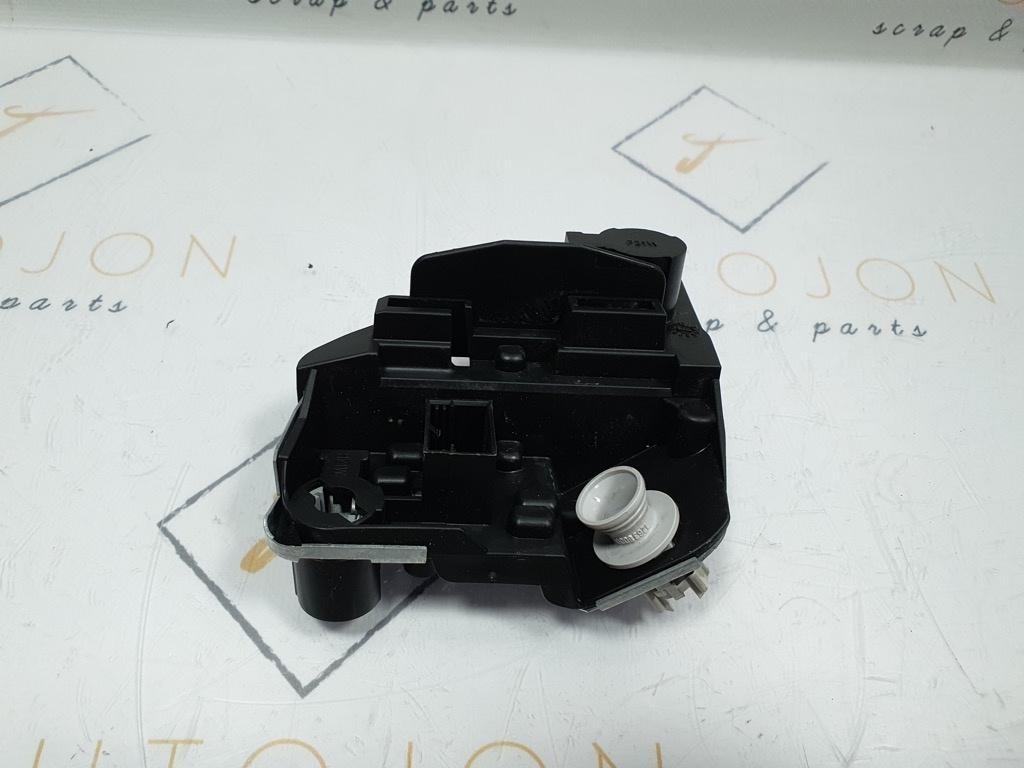 Soclu stop stanga haion VOLKSWAGEN TOURAN 1T3 2010 - 2015 2.0 TDI CFHF, CLCA 1T0945263