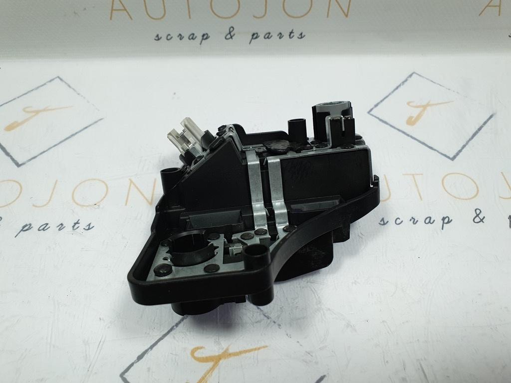 Soclu stop dreapta VOLKSWAGEN TOURAN 1T3 2010 - 2015 2.0 TDI CFHF, CLCA 1T0945264