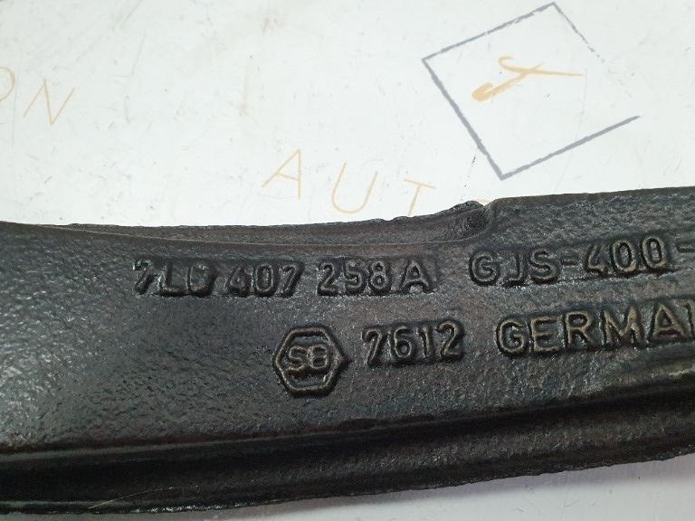 Fuzeta dreapta fata AUDI Q7 4LB 2006 - 2016 3.0 TDI quattro BUG  7L0407258A