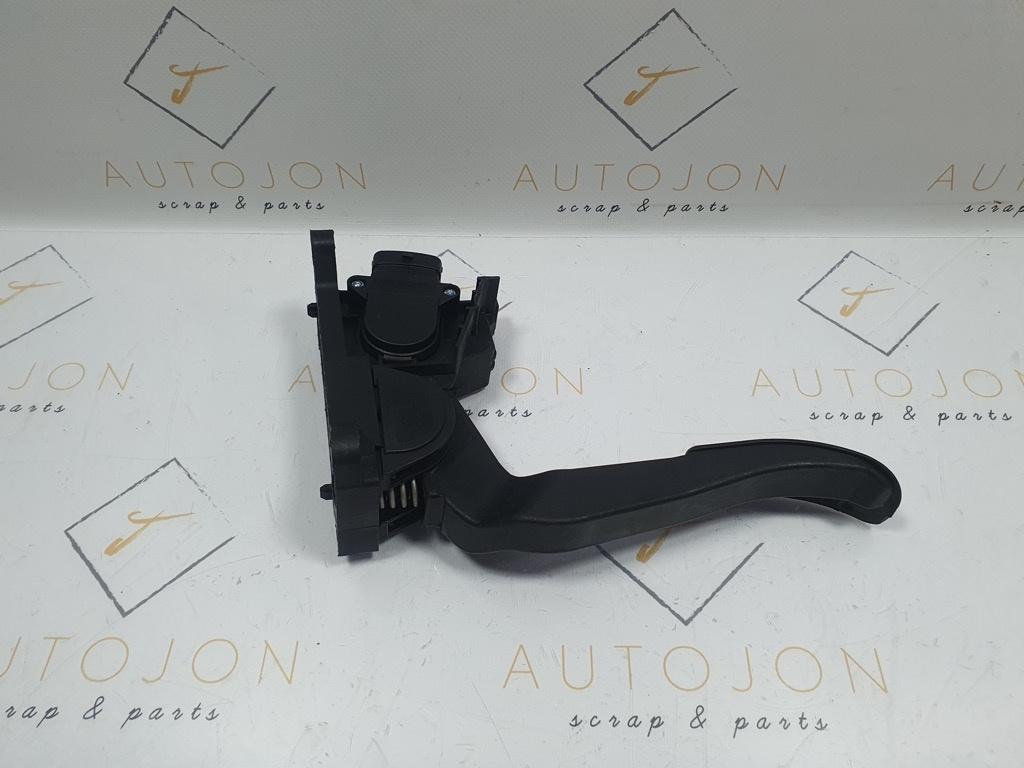 Pedala de acceleratie MERCEDES-BENZ VIANO W639 2003 - >2.2 2.2 CDI 2.2 OM 646.980, OM 646.982 BOSCH 0281002561 A6398000604