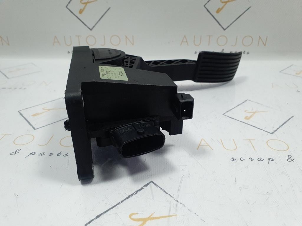 Pedala de acceleratie MERCEDES-BENZ VIANO W639 2003 - >2.2 2.2 CDI 2.2 OM 646.980, OM 646.982 BOSCH 0281002561 A6398000604