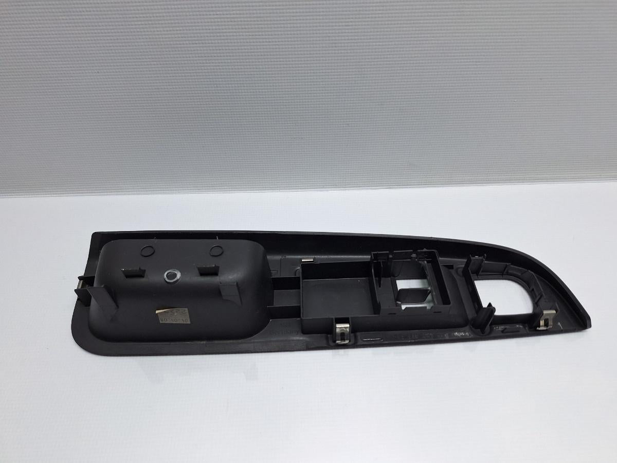Maner usa stanga fata VOLKSWAGEN GOLF V 1K1 2003 - 2009 TDI BKC, BLS, BXE 1K3868049C