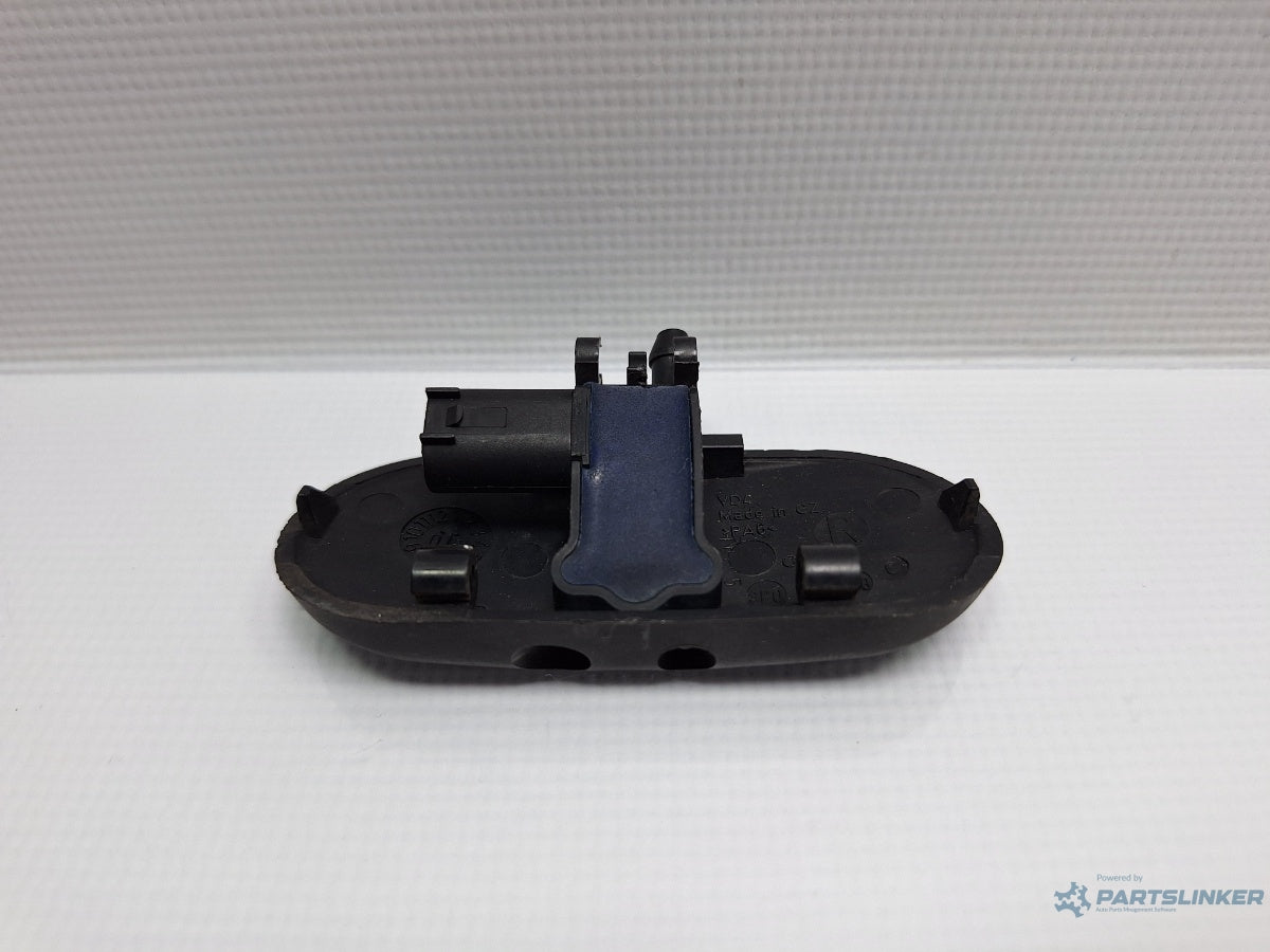 Stropitoare parbriz dreapta AUDI A3 II Sportback 8PA 2004 - 2015 TDI BKC, BLS, BXE 8P0955988C