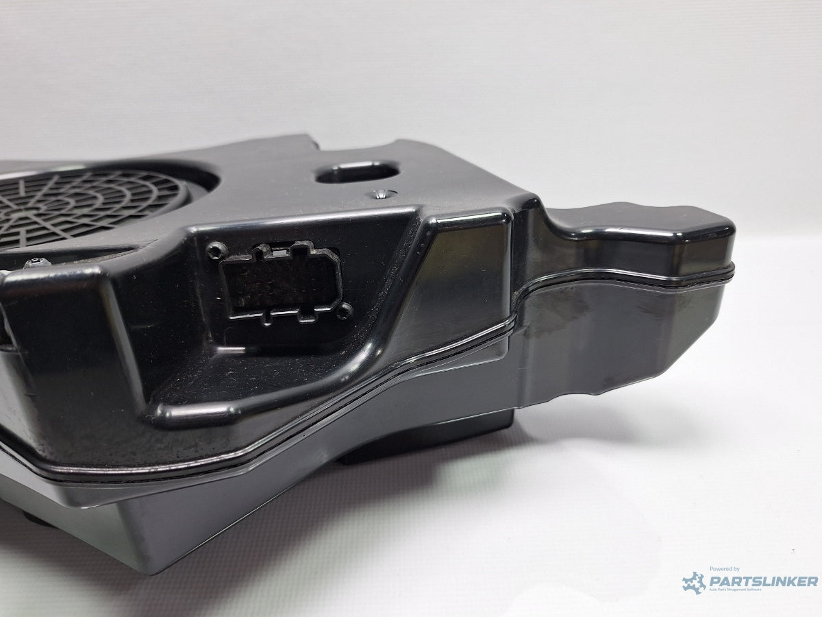 Subwofer AUDI A3 II Sportback 8PA 2004 - 2015 TDI BKC, BLS, BXE 8P4035382