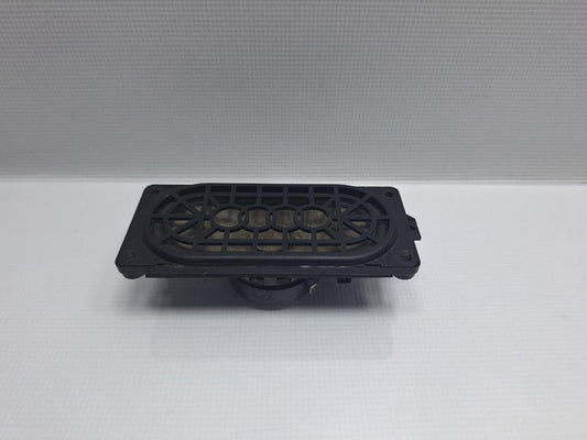 Cadru difuzor bord centrala AUDI A3 II Sportback 8PA 2004 - 2015 1.9 TDI BKC, BLS, BXE 8P0035362