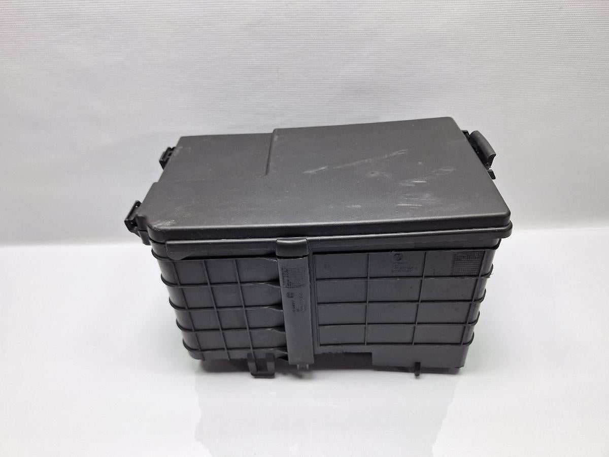 Carcasa baterie AUDI A3 II Sportback 8PA 2004 - 2015 TDI BKC, BLS, BXE 1K0915335B , 1K0915336