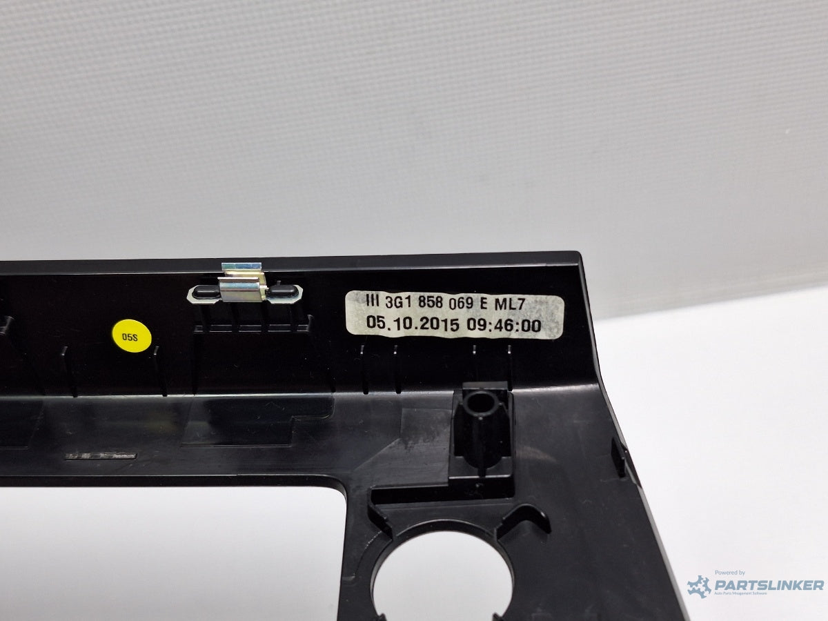 Rama display VOLKSWAGEN PASSAT Variant 3G5 2014 - > TDI CRLB, DBGA, DFGA 3G1858069E