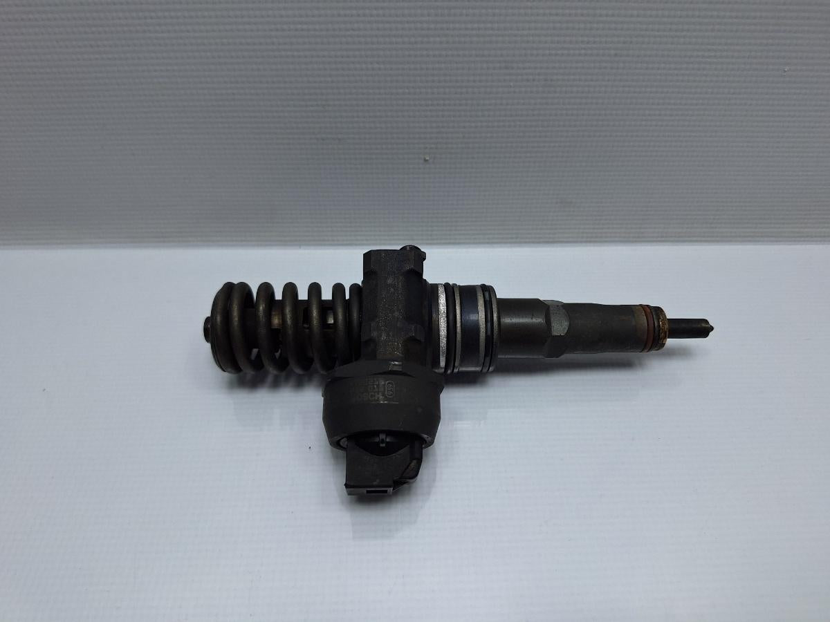 Injector combustibil VOLKSWAGEN GOLF IV 1J1 1997 - 20071.9 TDI ATD, AXR BOSCH 0414720215 038130073AG