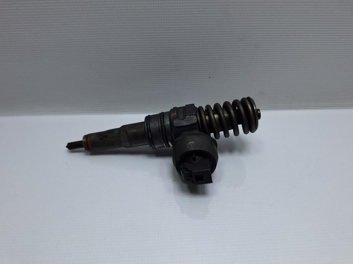 Injector combustibil VOLKSWAGEN GOLF IV 1J1 1997 - 20071.9 TDI ATD, AXR BOSCH 0414720215 038130073AG