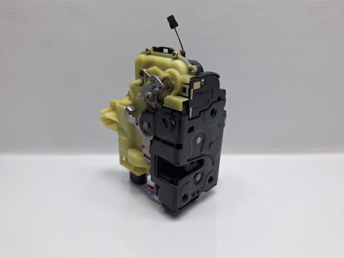 Broasca usa dreapta spate SKODA OCTAVIA 1U2 1996 - 2010 16V AXP, BCA 3B4839016AL