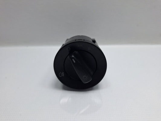 Bloc lumini SKODA OCTAVIA 1U2 1996 - 2010 16V AXP, BCA 3B0941531B