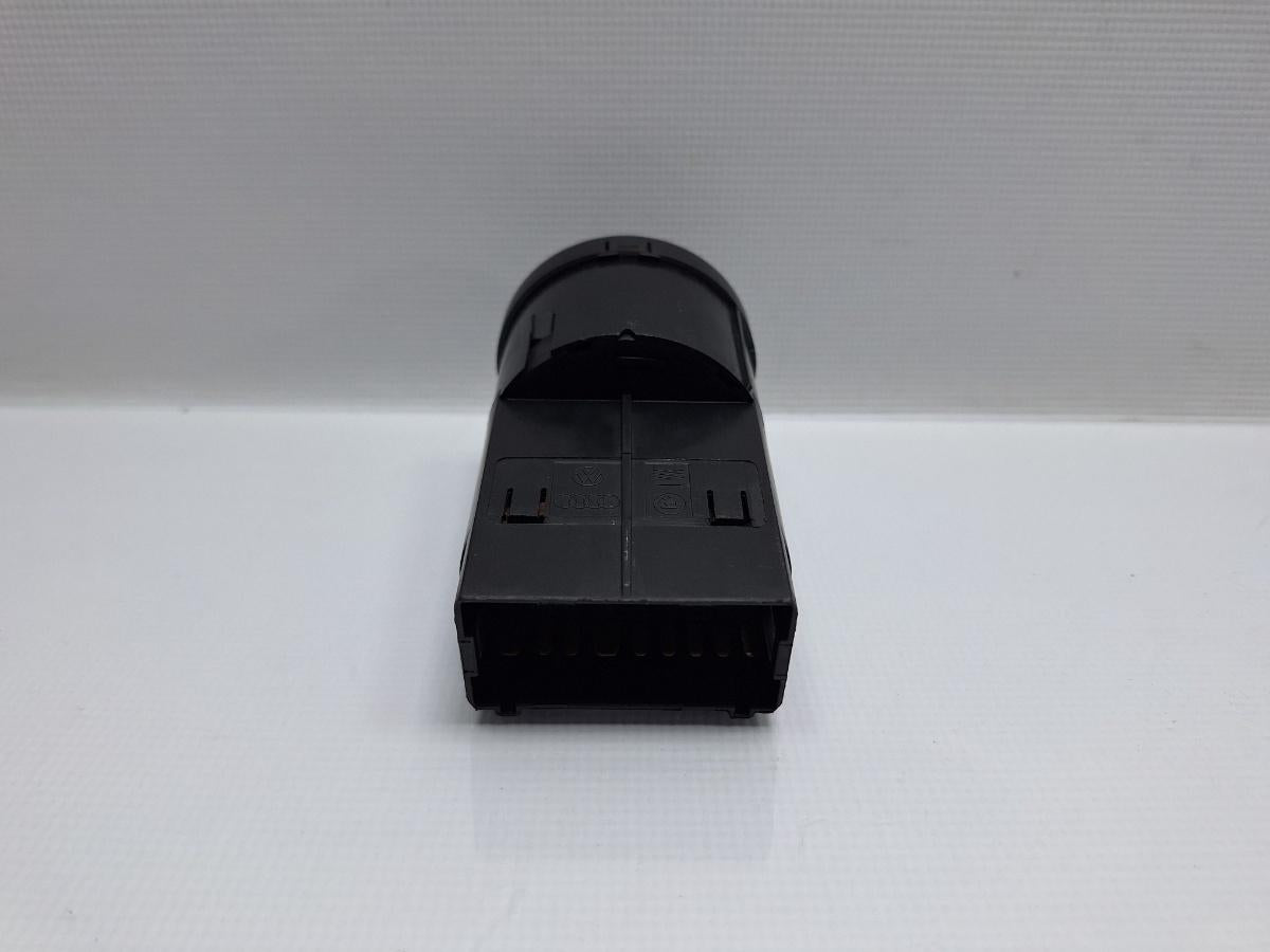 Bloc lumini SKODA OCTAVIA 1U2 1996 - 2010 16V AXP, BCA 3B0941531B
