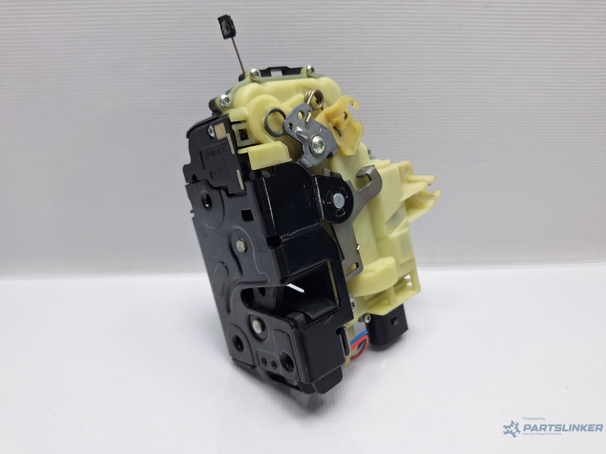 Broasca usa stanga fata SKODA OCTAVIA 1U2 1996 - 2010 16V AXP, BCA 3B1837015AP