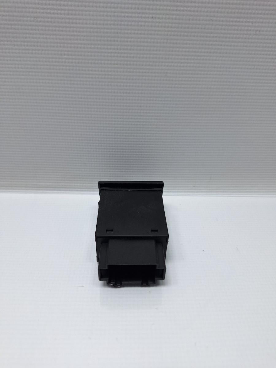 Buton deschidere usita rezervor SKODA OCTAVIA 1U2 1996 - 2010 16V AXP, BCA 1U0959833C