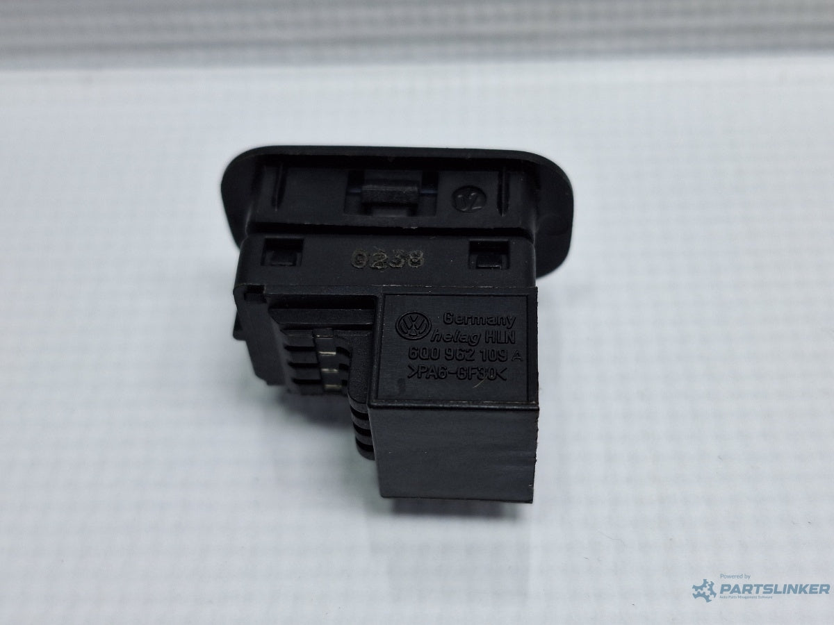 Buton alarma VOLKSWAGEN TIGUAN 5N_ 2007 - > TDI 4motion CBAB, CFFB, CLJA 6Q0962109A