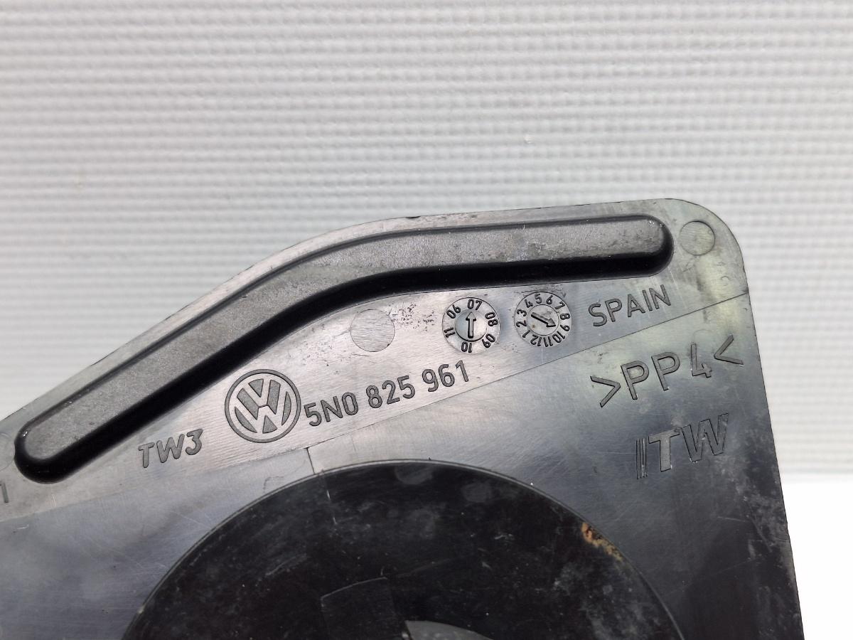 Capac scut podea stanga VOLKSWAGEN TIGUAN 5N_ 2007 - > TDI 4motion CBAB, CFFB, CLJA 5N0825961