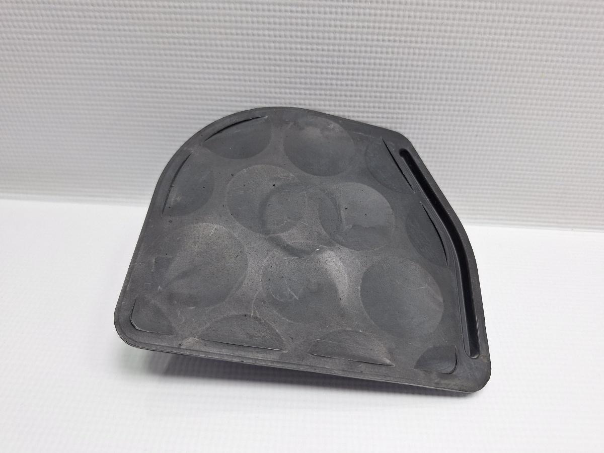 Capac scut podea dreapta VOLKSWAGEN TIGUAN 5N_ 2007 - > TDI 4motion CBAB, CFFB, CLJA 5N0825962