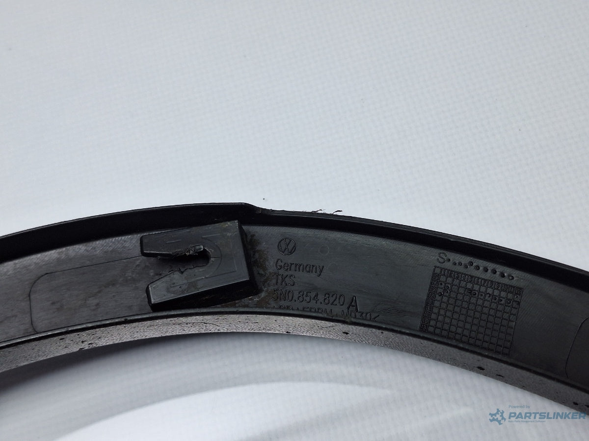 Ornament fender aripa dreapta spate VOLKSWAGEN TIGUAN 5N_ 2007 - > TDI 4motion CBAB, CFFB, CLJA 5N0854820A
