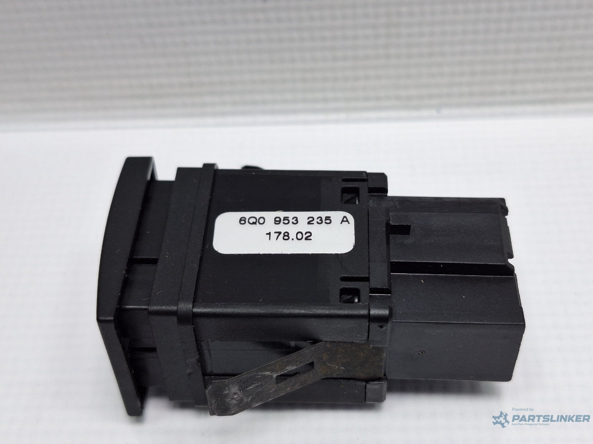 Buton avarie VOLKSWAGEN POLO 9N_ 2001 - 2012 16V AUA, BBY, BKY 6Q0953235A