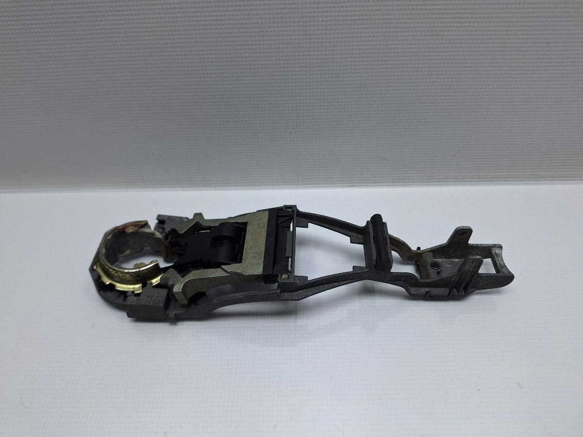 Maner/suport exterior portiera fata VOLKSWAGEN POLO 9N_ 2001 - 2012 16V AUA, BBY, BKY 3B0837885G