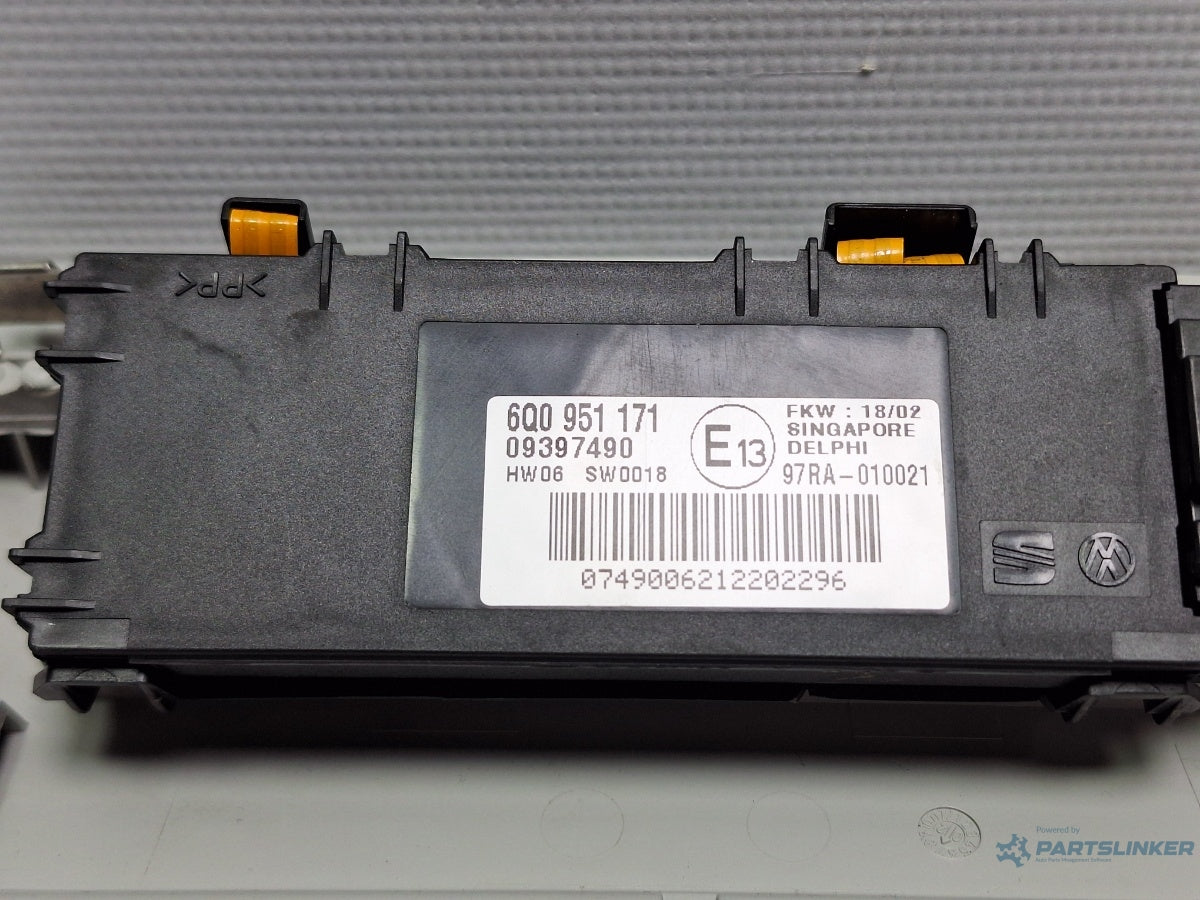 Senzor alarma VOLKSWAGEN POLO 9N_ 2001 - 2012 16V AUA, BBY, BKY 6Q0951171