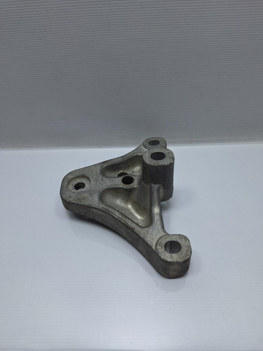 Suport tampon motor VOLKSWAGEN POLO 9N_ 2001 - 20121.4 16V AUA, BBY, BKY 6Q0199185P