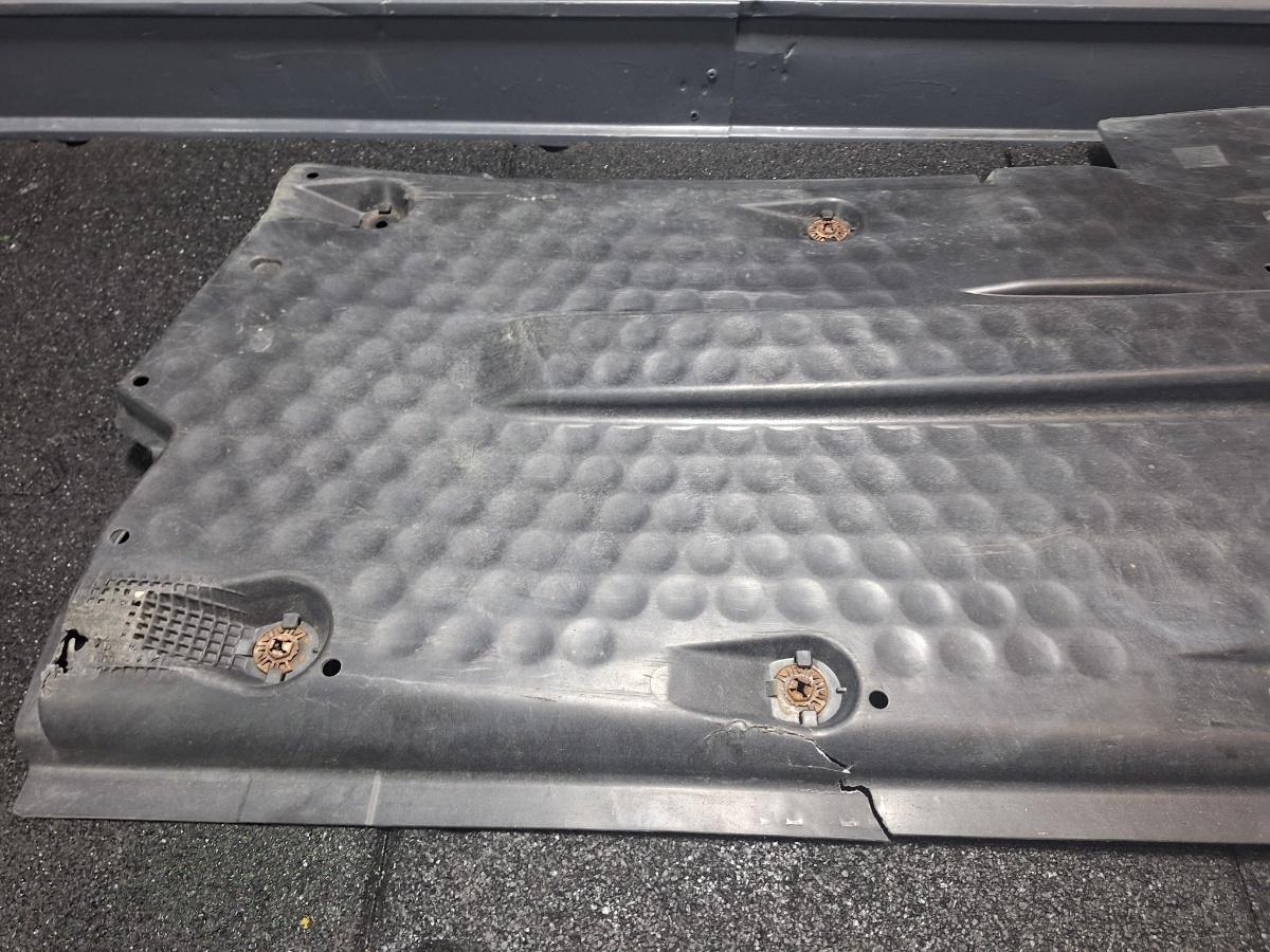 Scut podea stanga VOLKSWAGEN POLO 9N_ 2001 - 2012 16V AUA, BBY, BKY 6Q0825201D