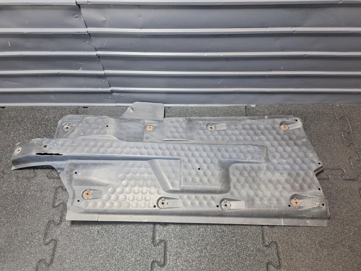 Scut podea dreapta VOLKSWAGEN POLO 9N_ 2001 - 2012 16V AUA, BBY, BKY 6Q0825202