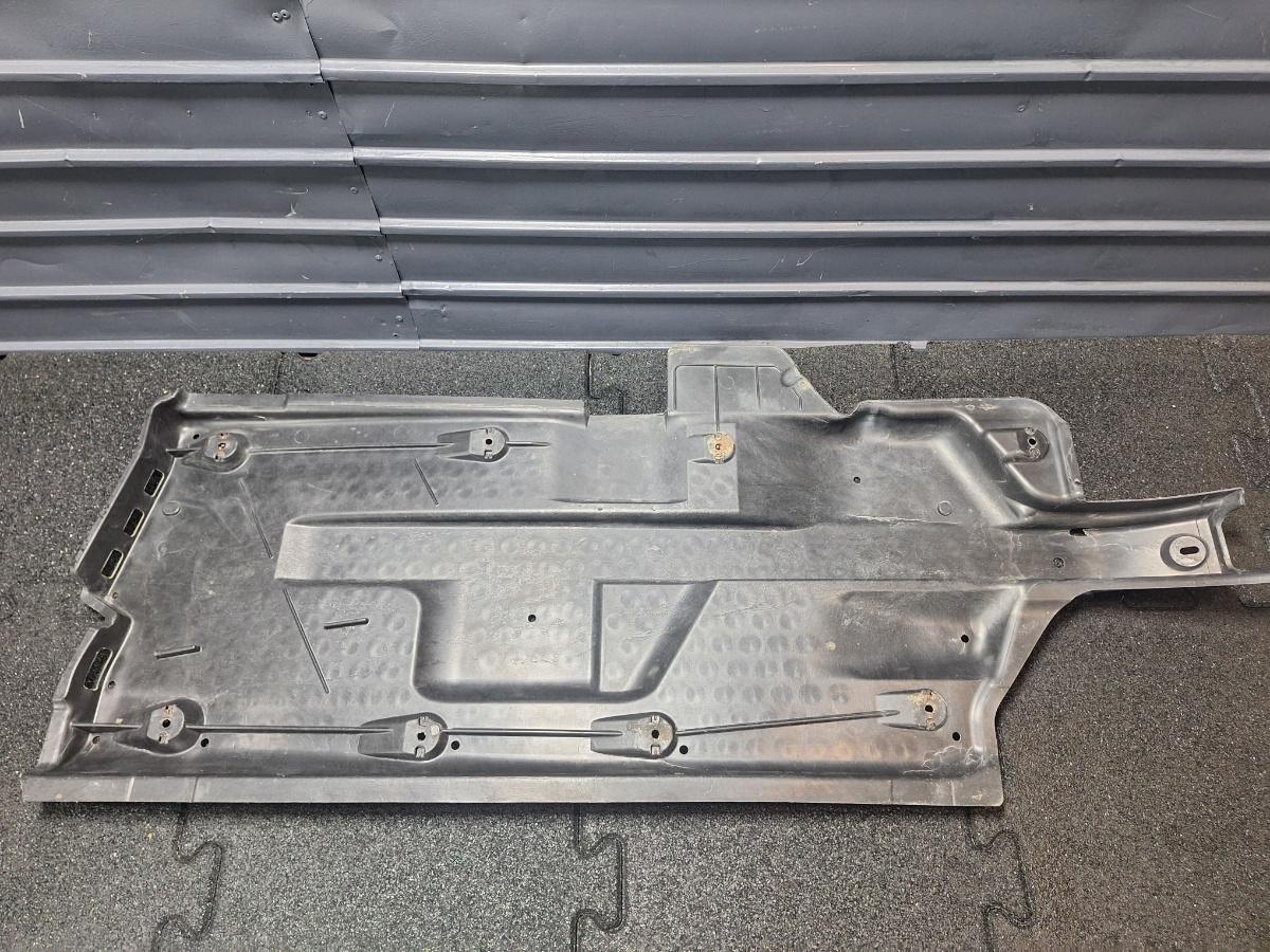 Scut podea dreapta VOLKSWAGEN POLO 9N_ 2001 - 2012 16V AUA, BBY, BKY 6Q0825202
