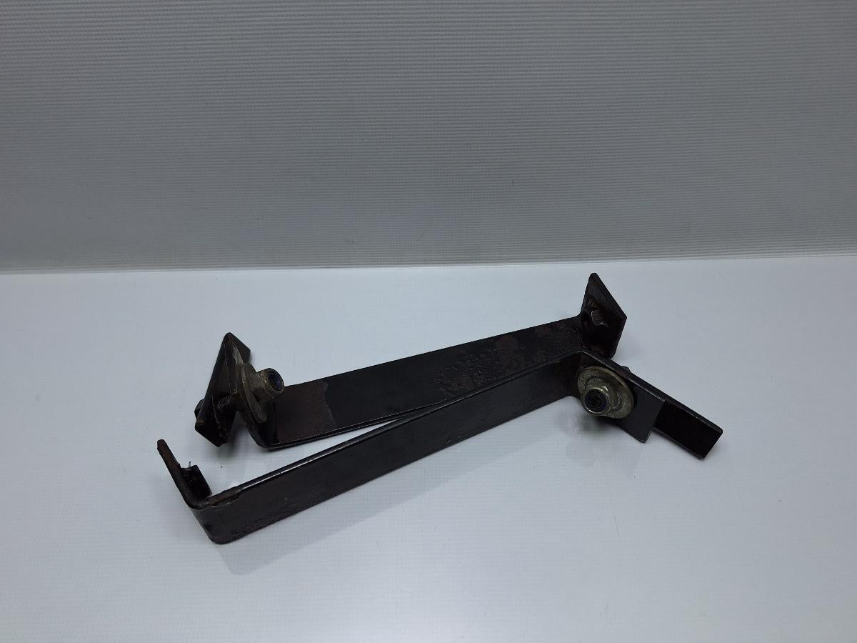 Prinderi scut metalic motor VOLKSWAGEN POLO 9N_ 2001 - 2012 16V AUA, BBY, BKY 30.142