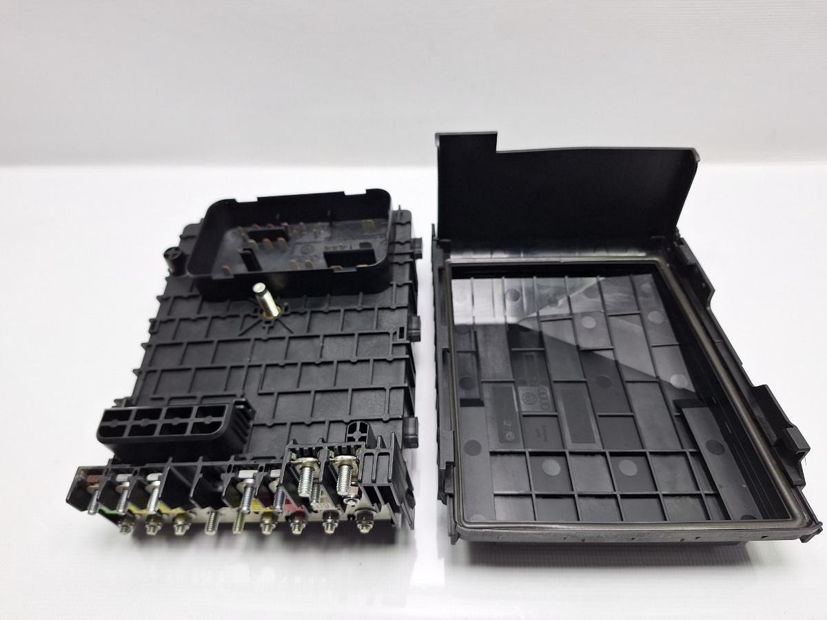 Panou sigurante motor VOLKSWAGEN PASSAT Variant 3C5 2005 - 2011 TDI 16V BKP, CBAB 3C0937125