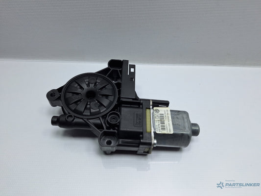 Motoras macara geam stanga fata VOLKSWAGEN PASSAT Variant 3C5 2005 - 2011 TDI 16V BKP, CBAB 3C0959701
