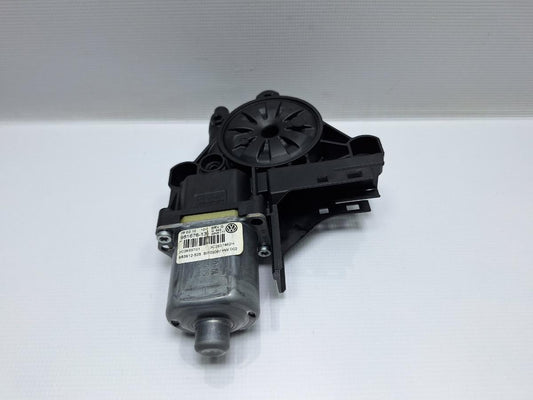 Motoras macara geam stanga fata VOLKSWAGEN PASSAT Variant 3C5 2005 - 20112.0 TDI 16V BKP, CBAB 3C0959701
