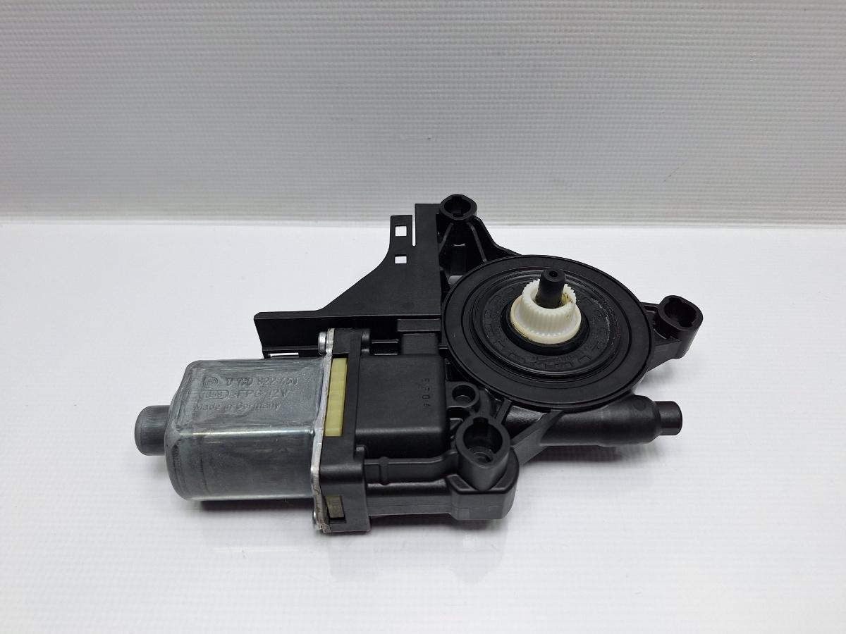 Motoras macara geam stanga fata VOLKSWAGEN PASSAT Variant 3C5 2005 - 20112.0 TDI 16V BKP, CBAB 3C0959701