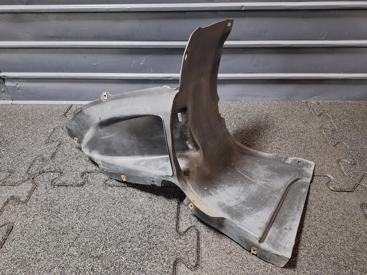Carenaj mic roata stanga fata VOLKSWAGEN PASSAT Variant 3C5 2005 - 2011 TDI 16V BKP, CBAB 3C0805911C
