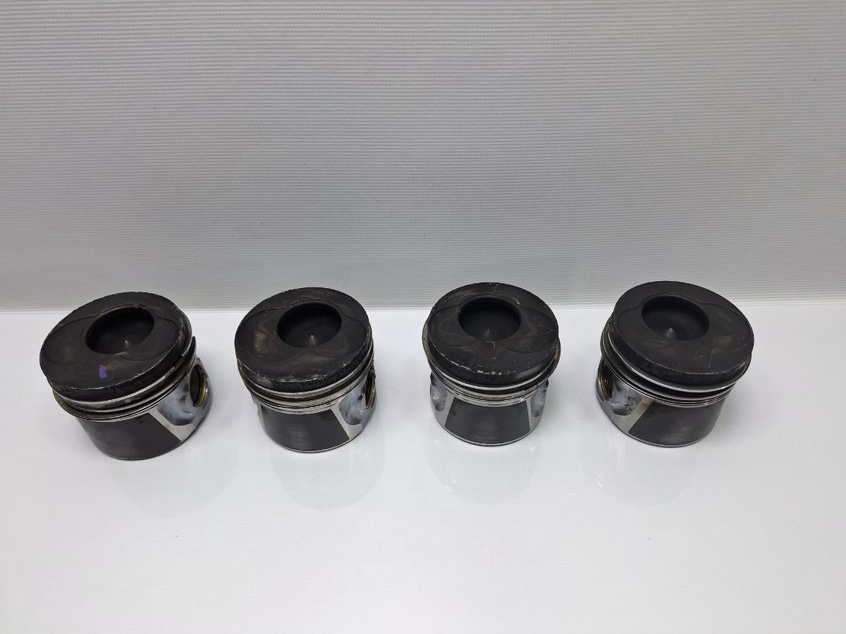 Set pistoane VOLKSWAGEN CADDY III Estate 2KB, 2KJ, 2CB, 2CJ 2004 - 2015 TDI BJB, BLS 038107065LG , 038107065LD