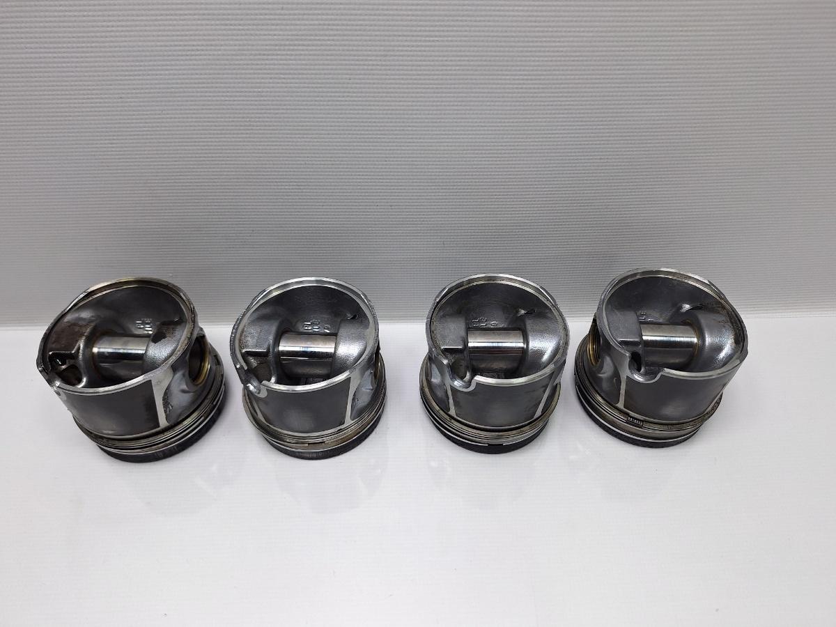 Set pistoane VOLKSWAGEN CADDY III Estate 2KB, 2KJ, 2CB, 2CJ 2004 - 2015 TDI BJB, BLS 038107065LG , 038107065LD