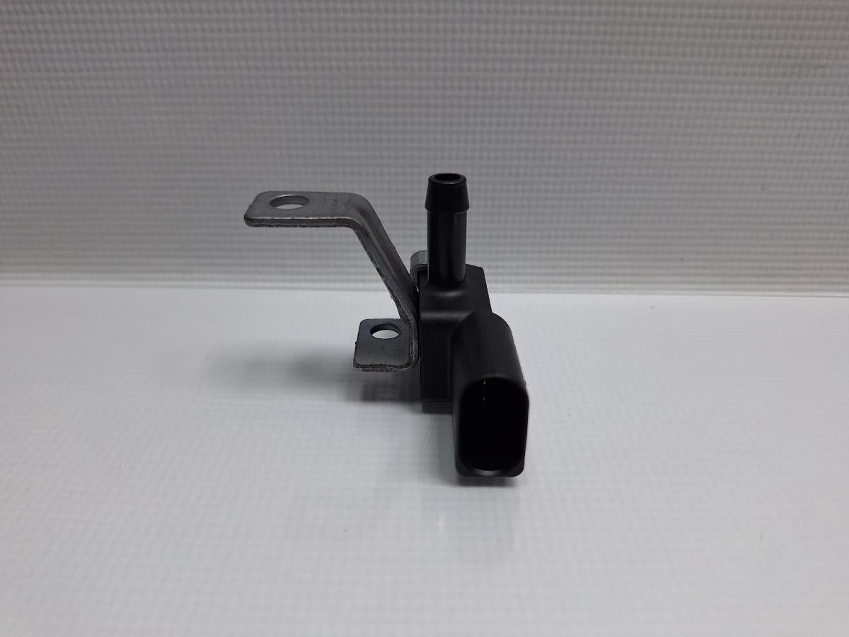 Senzor presiune gaze VOLKSWAGEN PASSAT Variant 3G5 2014 - > TDI CRLB, DBGA, DFGA BOSCH 0281006222 04L906051B