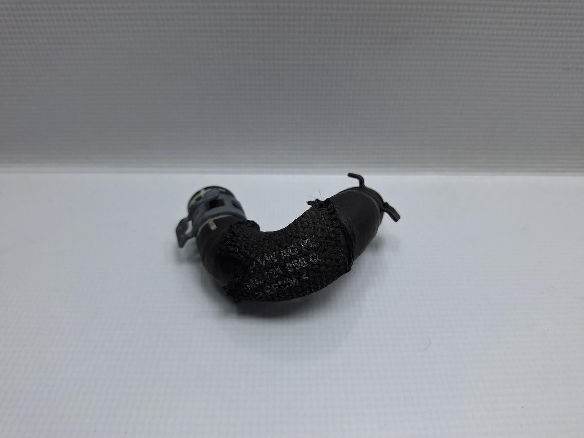Furtun apa VOLKSWAGEN PASSAT Variant 3G5 2014 - >2.0 TDI CRLB, DBGA, DFGA 04L121058Q