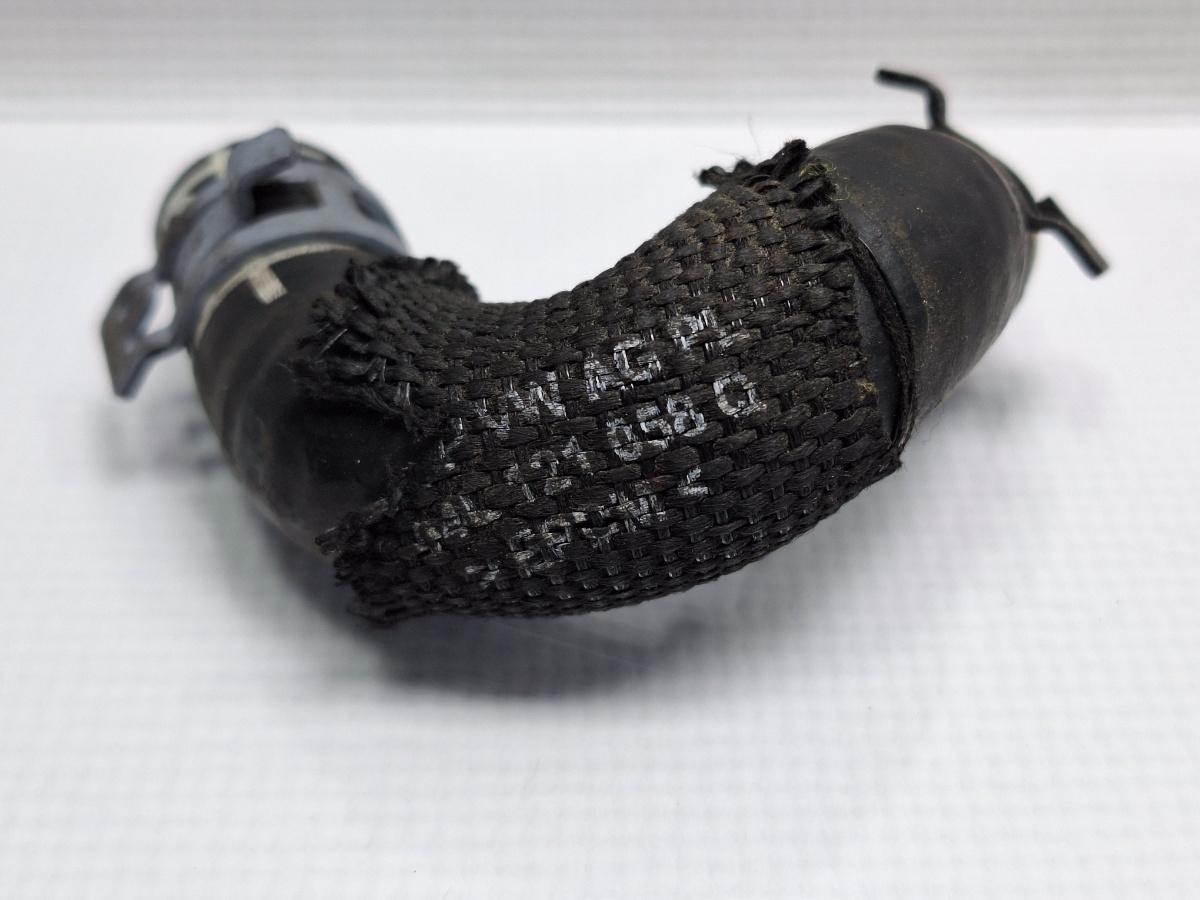 Furtun apa VOLKSWAGEN PASSAT Variant 3G5 2014 - >2.0 TDI CRLB, DBGA, DFGA 04L121058Q