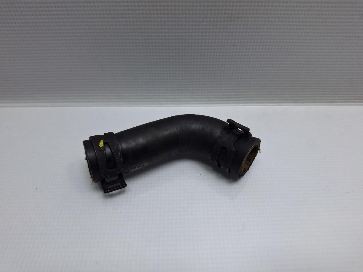 Furtun apa VOLKSWAGEN PASSAT Variant 3G5 2014 - >2.0 TDI CRLB, DBGA, DFGA 04L121051A
