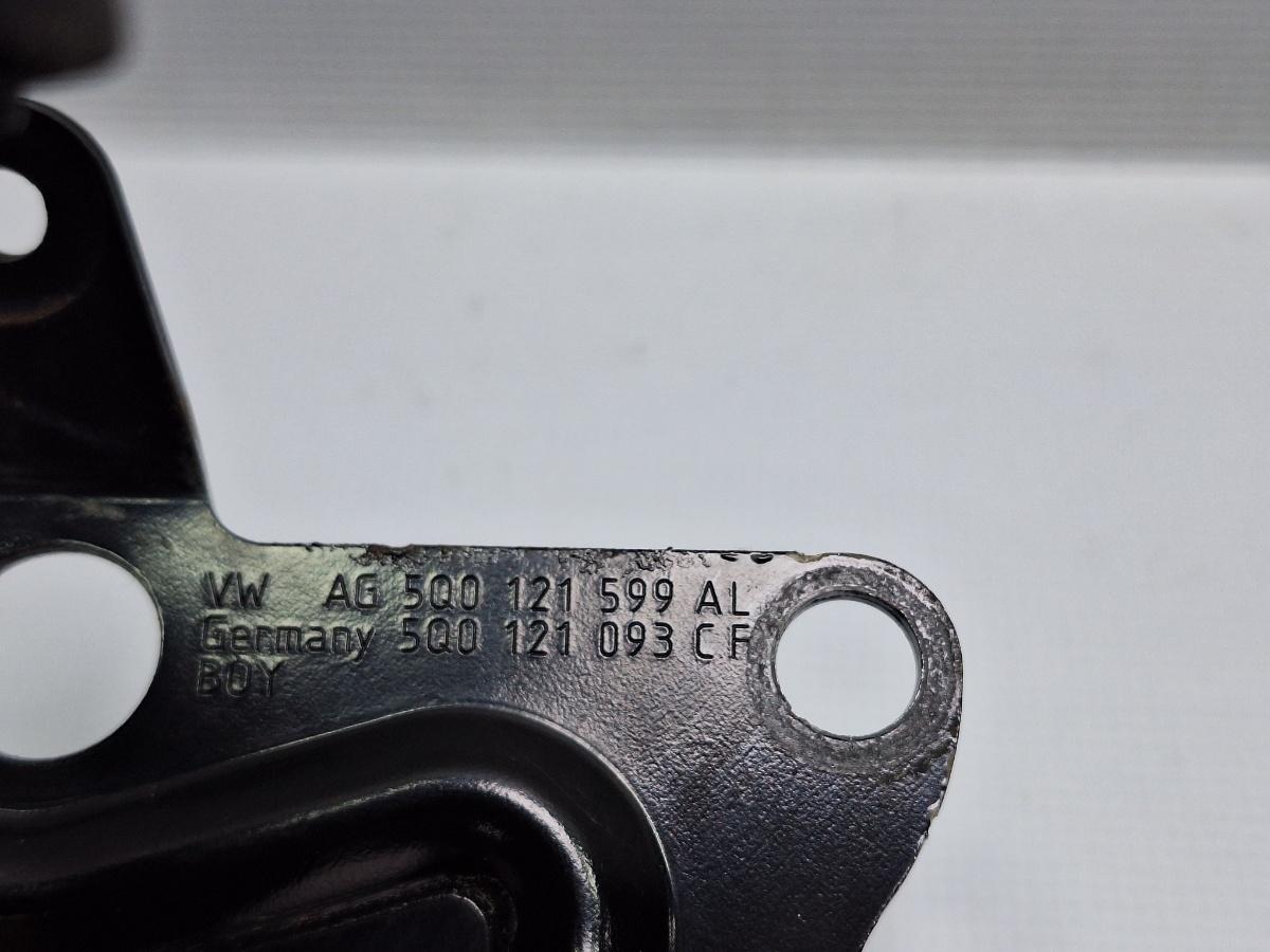Suport pompa auxiliara apa VOLKSWAGEN PASSAT Variant 3G5 2014 - > TDI CRLB, DBGA, DFGA 5Q0121599AL