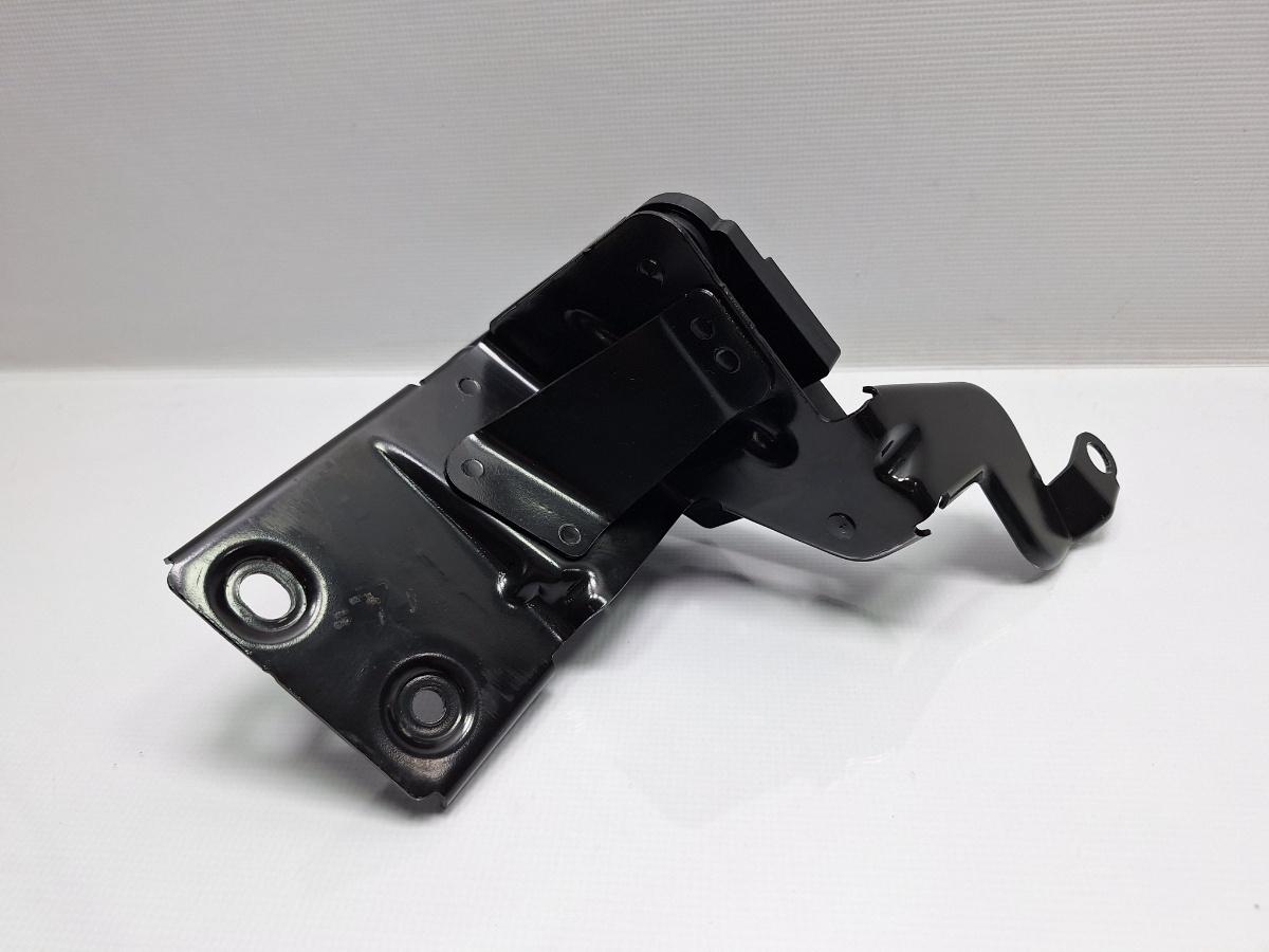 Suport pompa ABS VOLKSWAGEN PASSAT Variant 3G5 2014 - > TDI CRLB, DBGA, DFGA 5Q1614235E , 5Q0614235