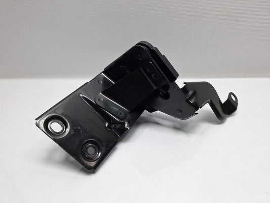 Suport pompa ABS VOLKSWAGEN PASSAT Variant 3G5 2014 - > TDI CRLB, DBGA, DFGA 5Q1614235E , 5Q0614235