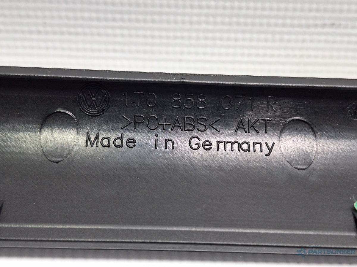 Rama navigație VOLKSWAGEN TOURAN 1T3 2010 - 2015 TDI CFHC 1T0858071R