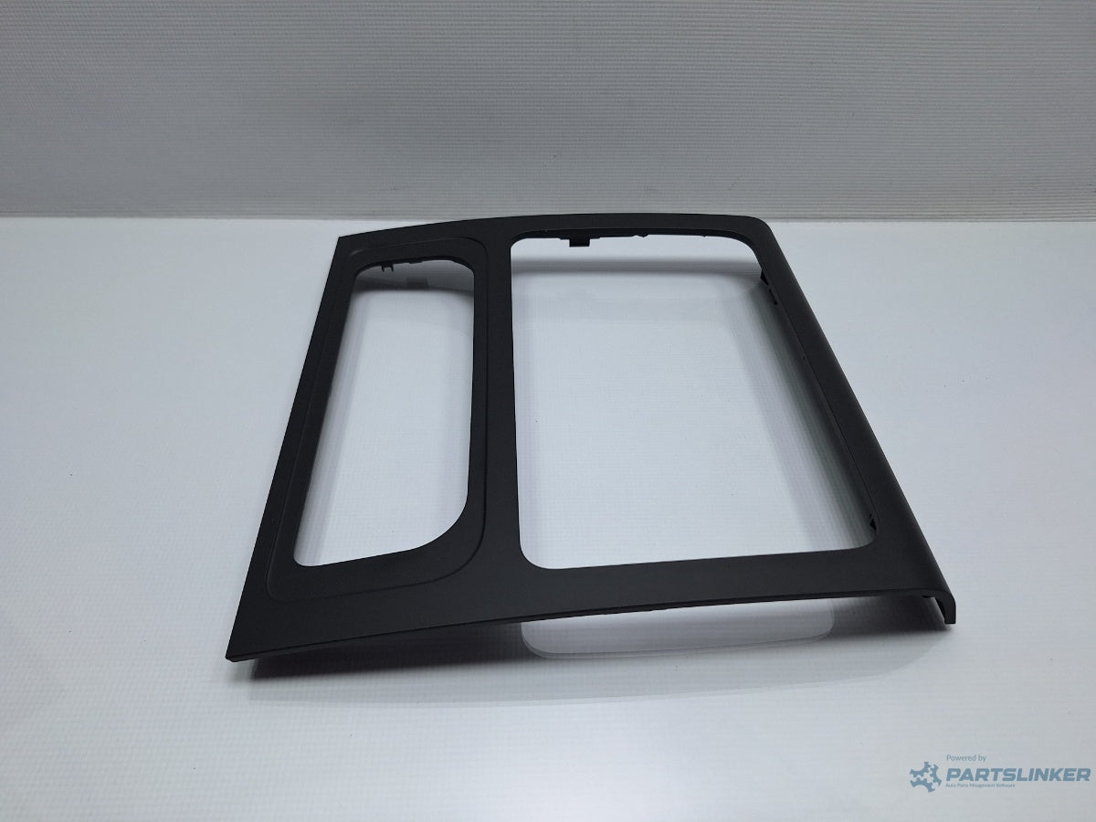 Rama navigație VOLKSWAGEN TOURAN 1T3 2010 - 2015 TDI CFHC 1T0858071R