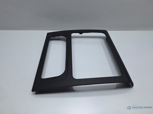 Rama navigație VOLKSWAGEN TOURAN 1T3 2010 - 2015 TDI CFHC 1T0858071R